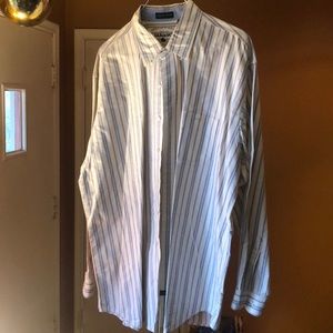 Men’s 100% cotton dress shirt .